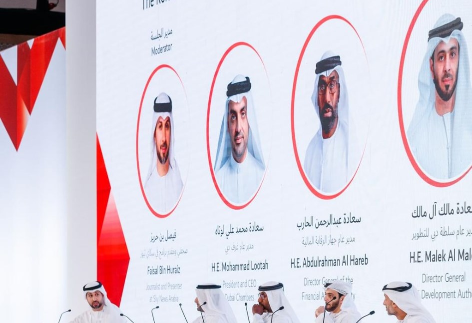 جانب من المناقشات في المؤتمر جانب من المناقشات في المؤتمر